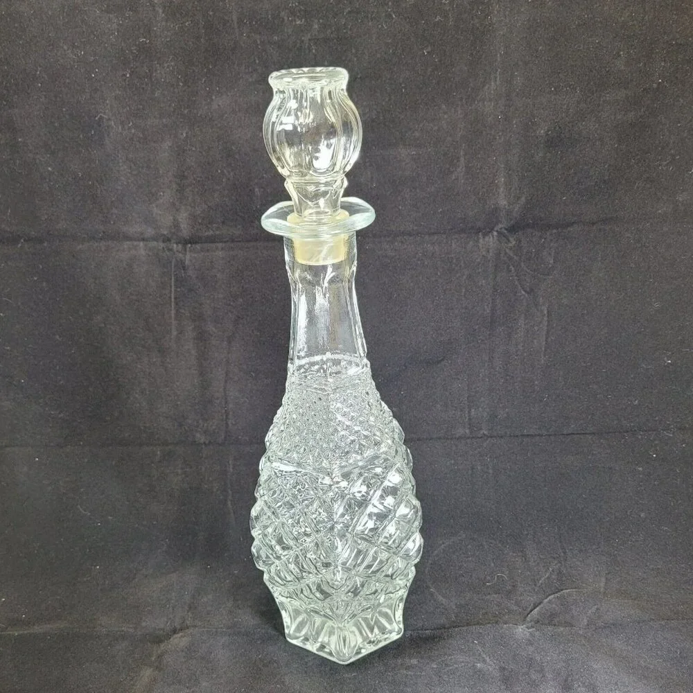 Pressed‎ Glass Liquor Decanter Clear Diamond Pattern Stopper 14.5in Vtg